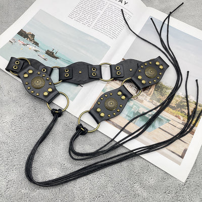 Lace-up belt with flying ring design