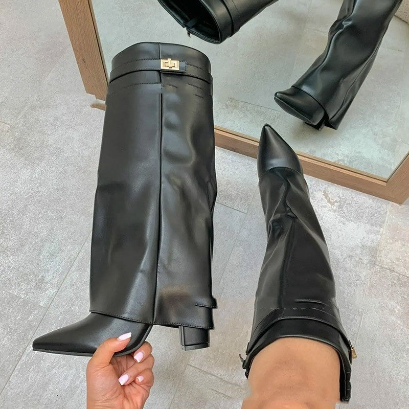 Boots with zipper closure